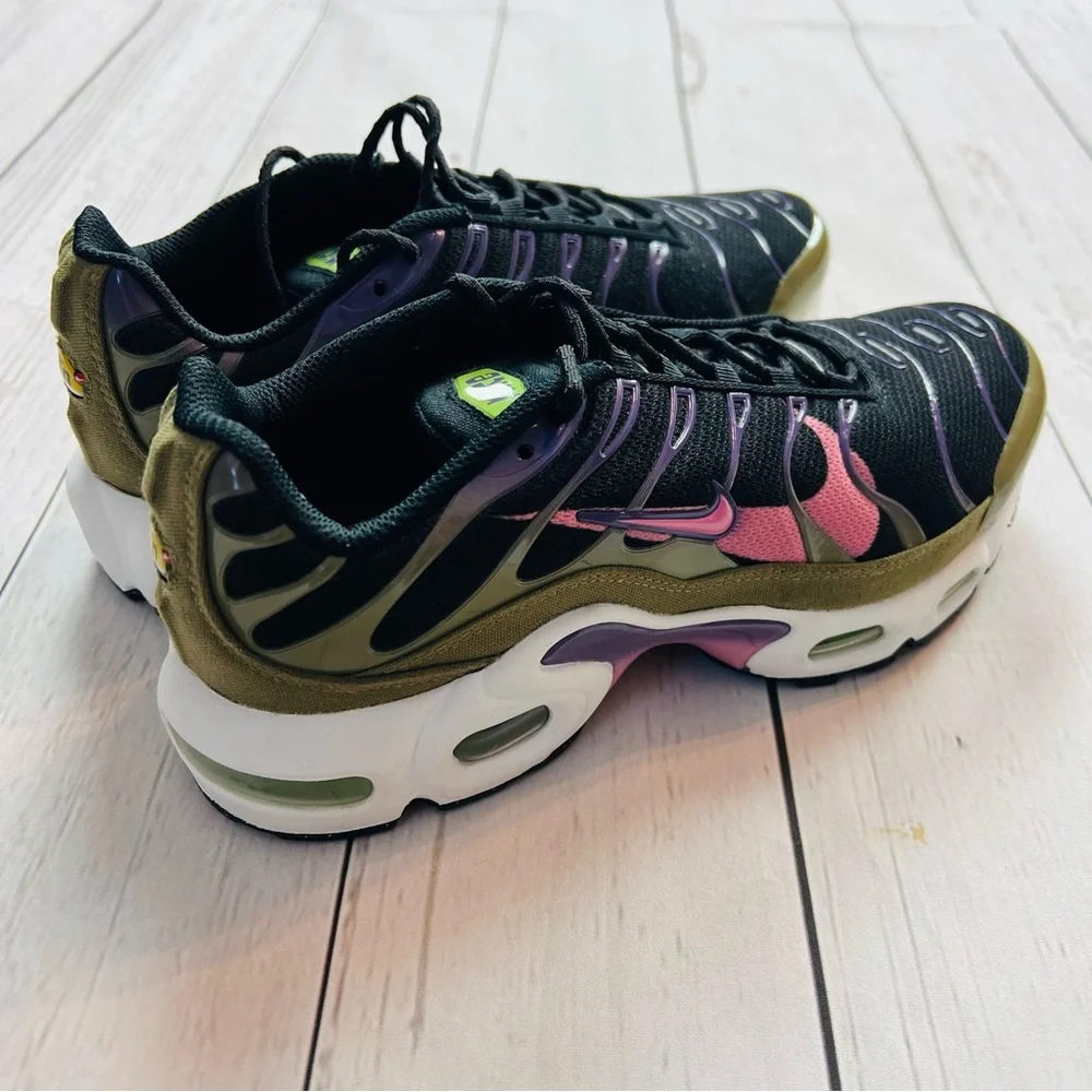 Nike Air Max Plus Black Purple Pink DX3093-001 Running Shoes